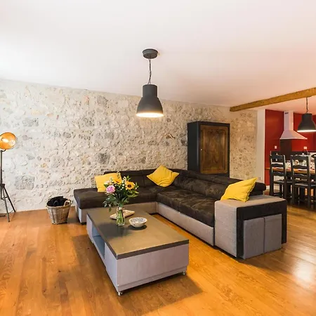 Les Gîtes du château - Le loft HENRI IV - Magnifique Appartement face au château Nérac Extérieur photo